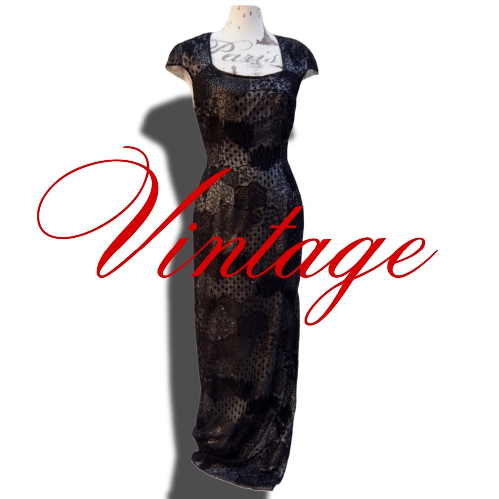 VINTAGE GOWN Black
Glass Beaded Embroidered ---Hand Embrioded Long Goin